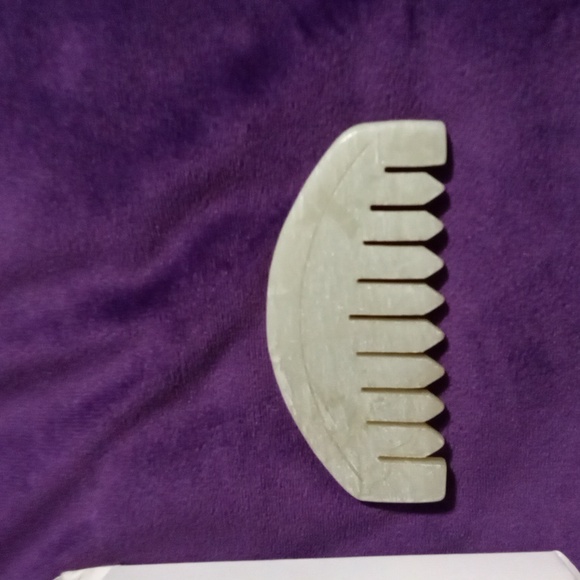Authentic jade hair comb. Nwt! HOLIDAY SALE 15 - Picture 3 of 4